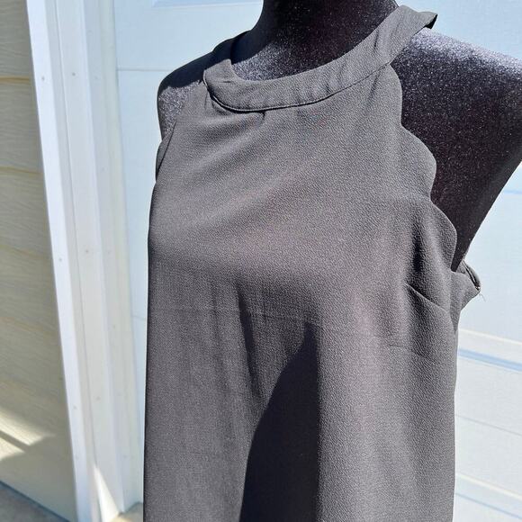Monteau Halter neck, black top with scalloped arms, women's size M, sleeveless - Picture 2 of 10